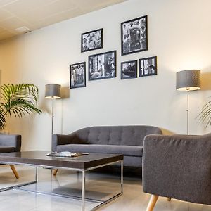 Hotel Serrano